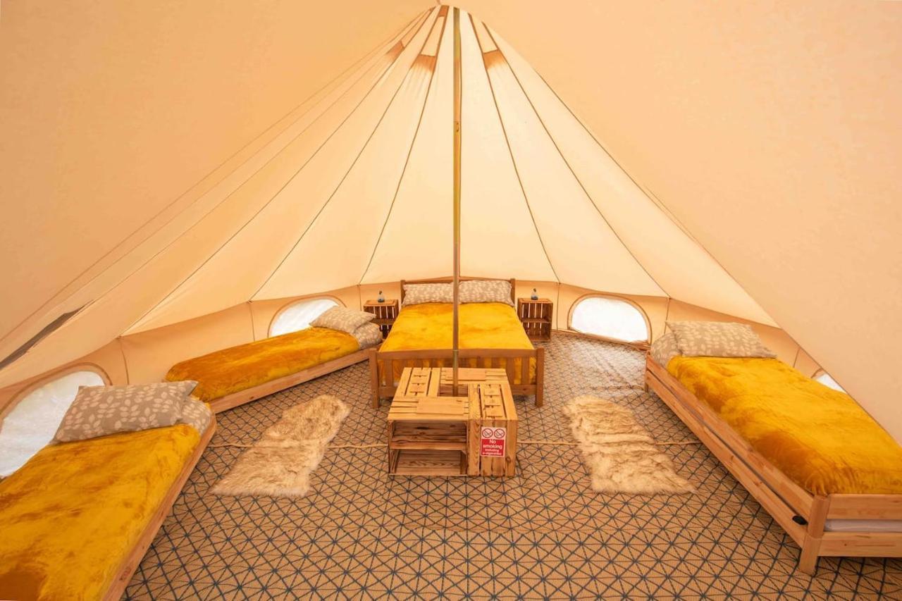 Roaches Retreat Family Glampsite, Rocky Reach Bell Tent With Outdoor Adventures And Campfire Nights Upper Hulme Eksteriør billede