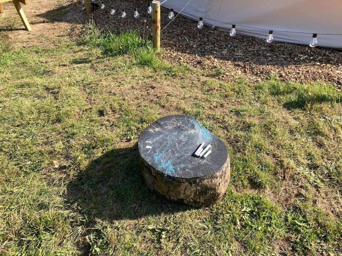 Roaches Retreat Family Glampsite, Rocky Reach Bell Tent With Outdoor Adventures And Campfire Nights Upper Hulme Eksteriør billede
